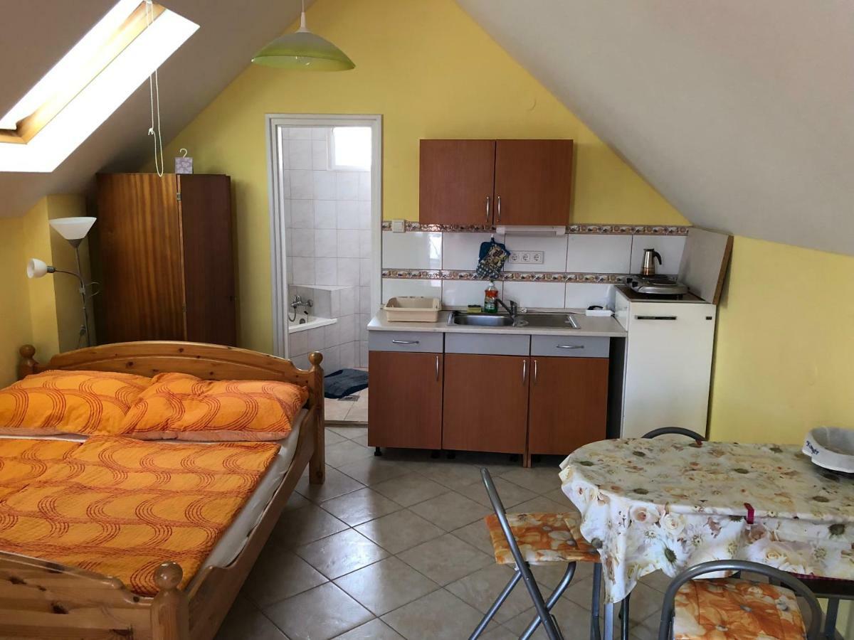 Liget Apartman Balatonföldvár Zewnętrze zdjęcie